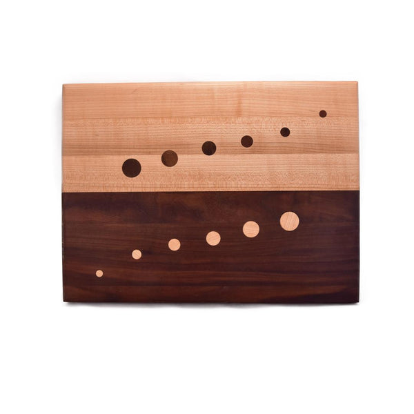 https://www.shopberyl.com/cdn/shop/products/Round_Inlay_Cutting_Board_600x600.jpg?v=1691515936